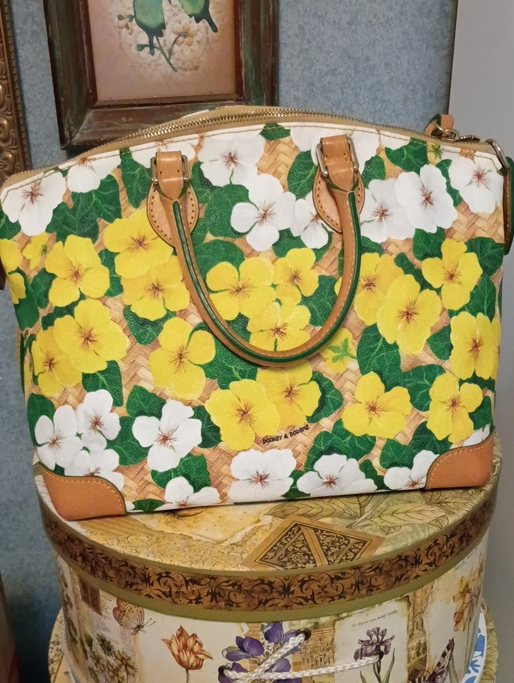Dooney & Bourke floral domed satchel - Picture 4 of 17